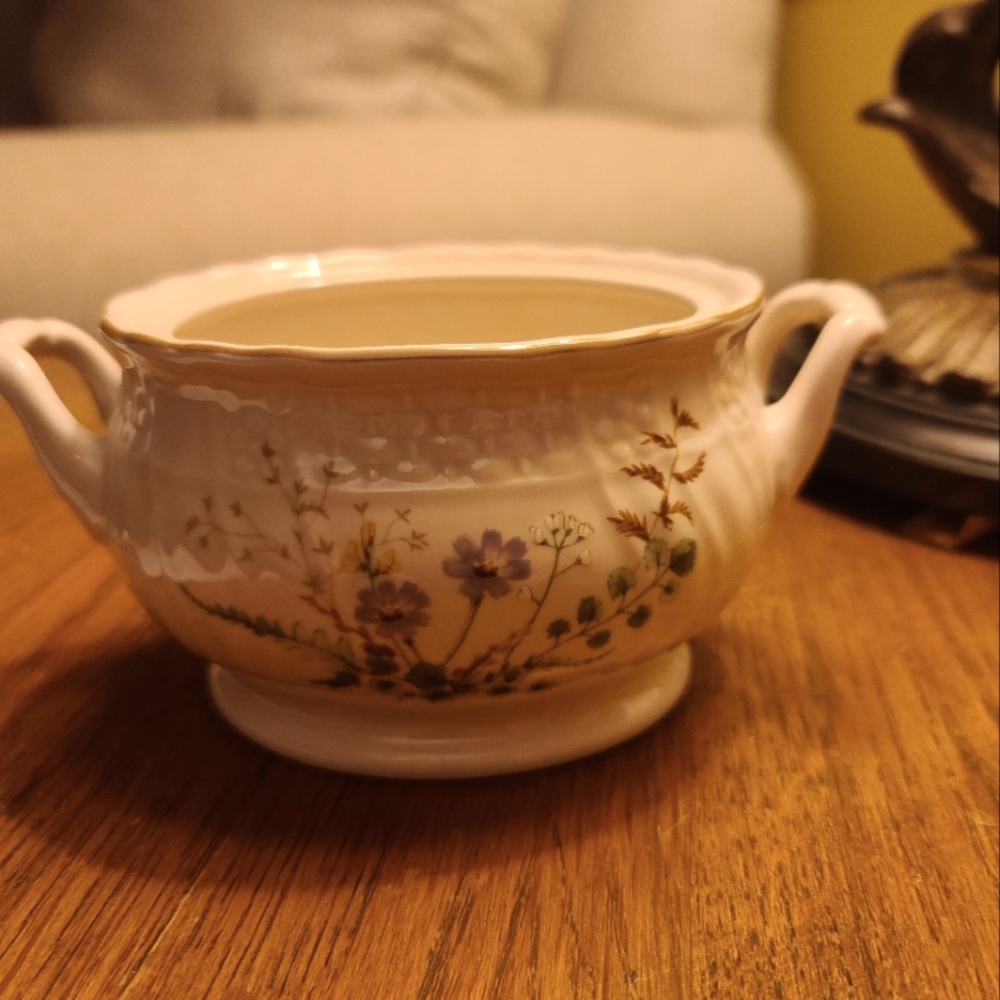 Mikasa Sugar bowl no lid